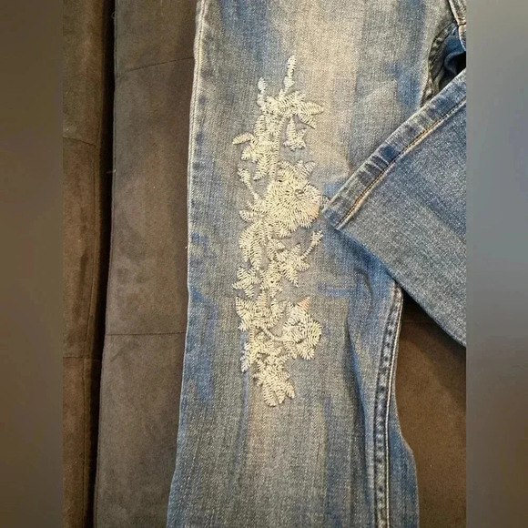 Who What Wear Jeans Embroidered Capri Crop Jeans Women’s 4 Medium Wash Vintage - Picture 8 of 13
